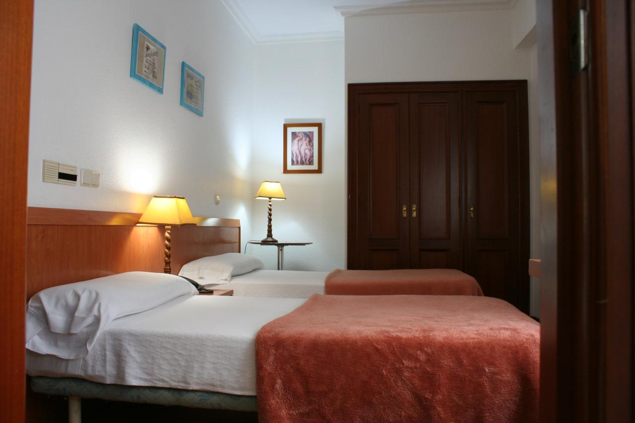 Hostal Gran Via Виго Экстерьер фото