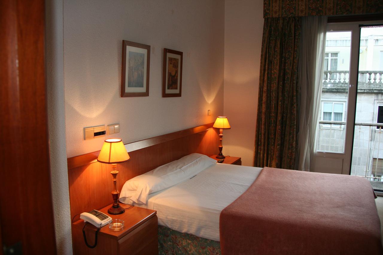 Hostal Gran Via Виго Экстерьер фото
