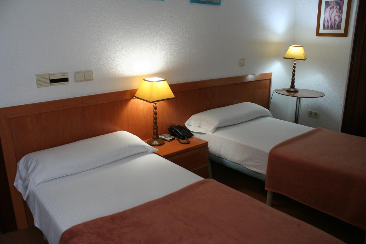 Hostal Gran Via Виго Экстерьер фото
