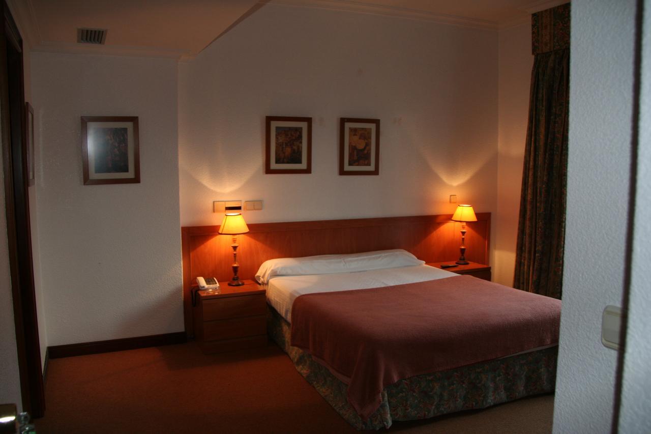 Hostal Gran Via Виго Экстерьер фото
