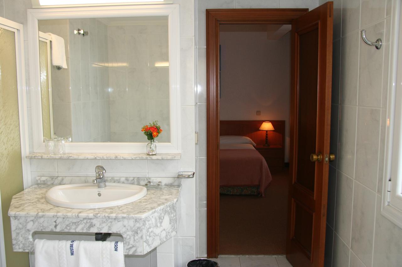 Hostal Gran Via Виго Экстерьер фото