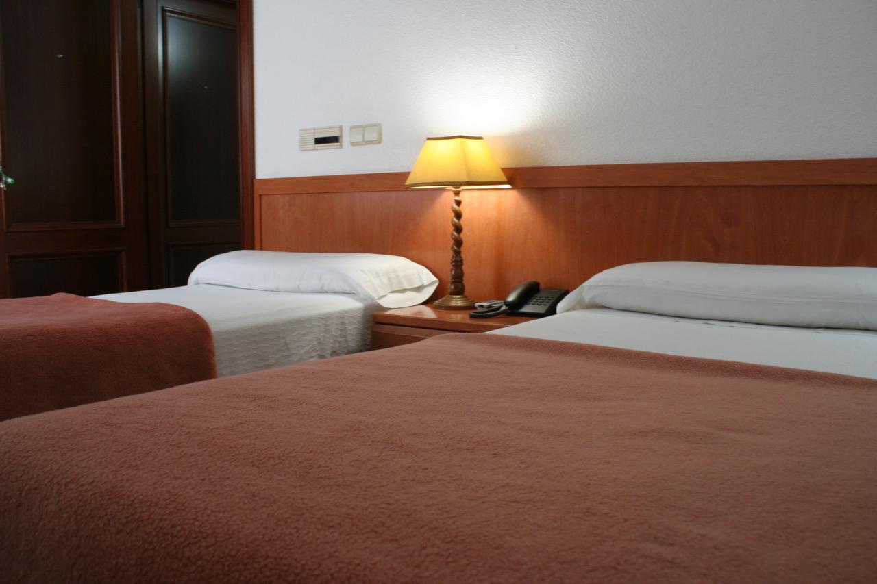 Hostal Gran Via Виго Экстерьер фото