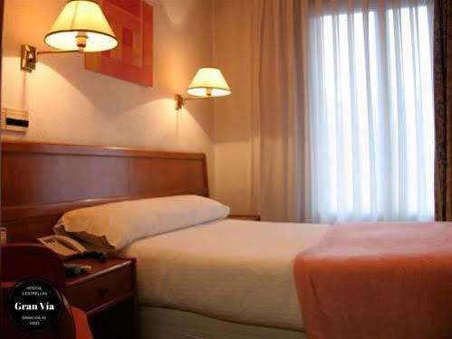 Hostal Gran Via Виго Экстерьер фото