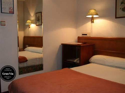 Hostal Gran Via Виго Экстерьер фото